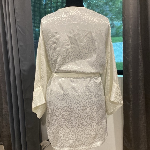 Vintage Decadence Leopard Satin Damask Wrap / Robe |Size M/L - Picture 9 of 12